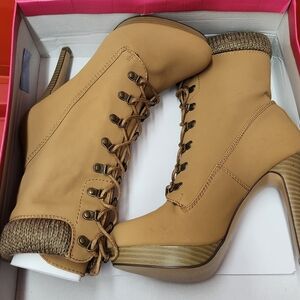 Stylish Tan Lace-Up Women's Boots